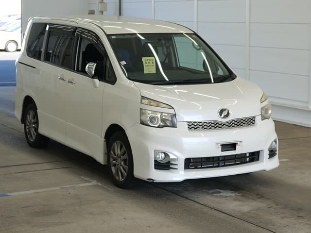 Toyota Voxy ZS
